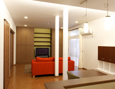 開放的でレトロモダンな明るいLDK