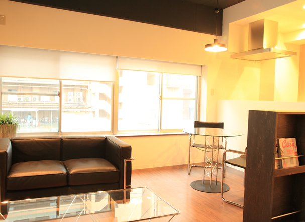 SHOPの様な、デザイナーズマンションの様な