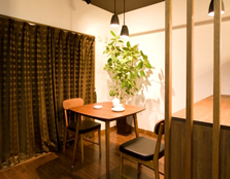 カフェスタイルのダイニングスペース